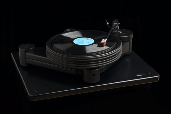 Pear Blue Audio Odar Turntable and Cornet 3 12″ Tonearm