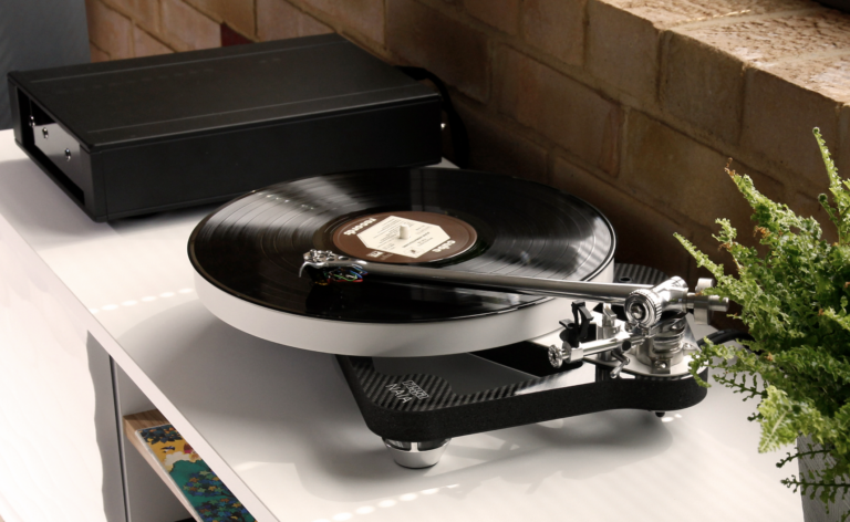 Editors’ Choice: Rega Naia