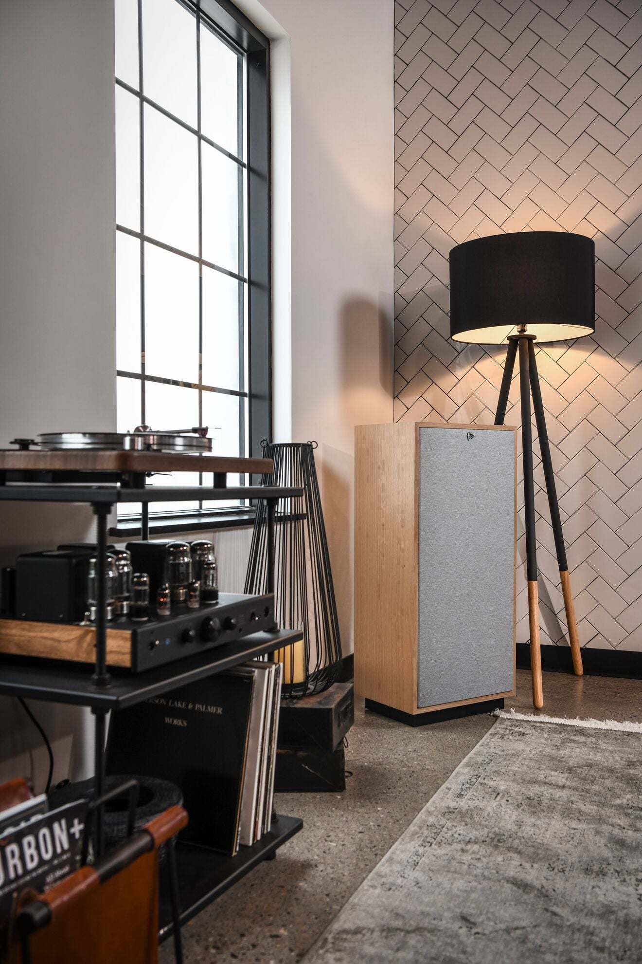 Klipsch Unveils Global Debut of Red Oak Finish and New Tech at