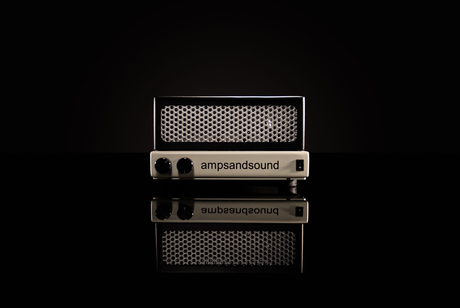 AXPONA amps small-5